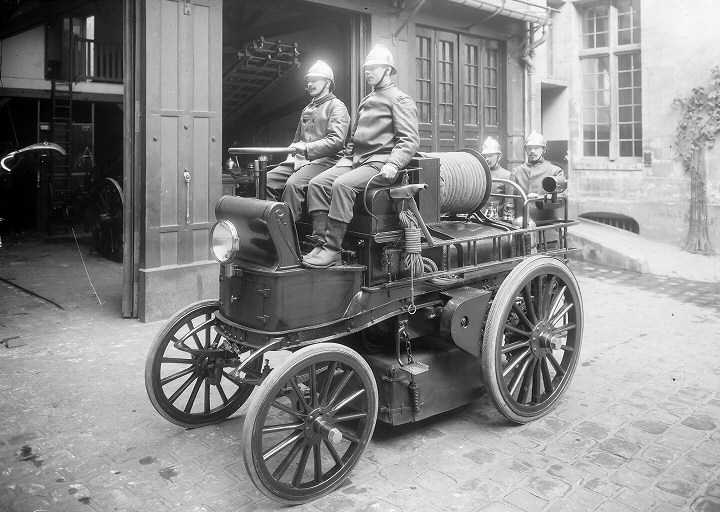 Le rgiment de sapeurs-pompiers en 1898